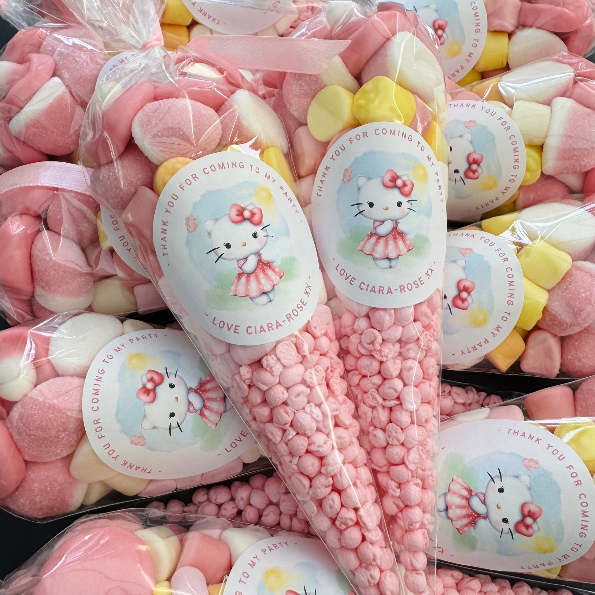 HELLO KITTY | SWEET CONES